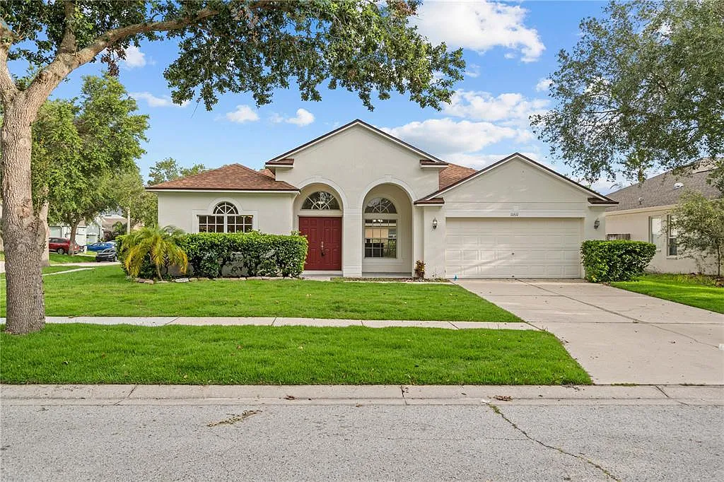 4 bed, 3.0 bath, 2321 sqft, $3,400 — Photo 1