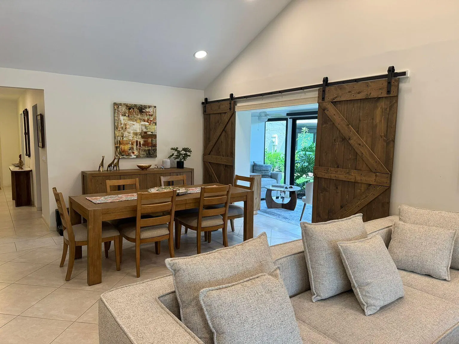 2 bed, 2.0 bath, 1520 sqft, $4,000 — Photo 1