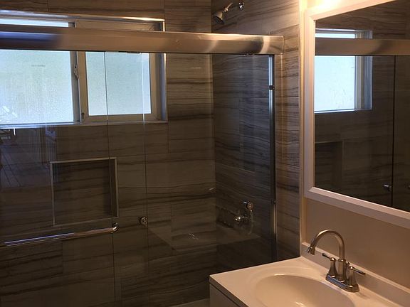 5th image of 619 Buckeye St APT 3