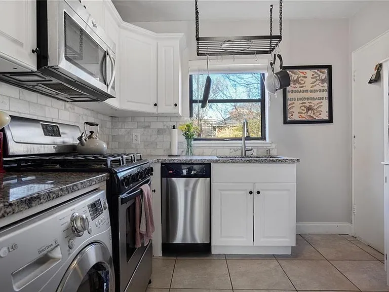 708 Argonne Ave NE #5 — Photo 10