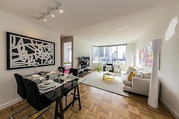 1st image of 1930 Broadway APT 21D