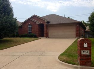 2314 Oak Mnr, Arlington, TX 76012