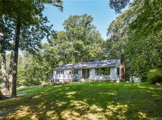 234 School House Rd, Old Saybrook, CT 06475