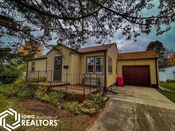 515 6th St SW, Hampton, IA 50441