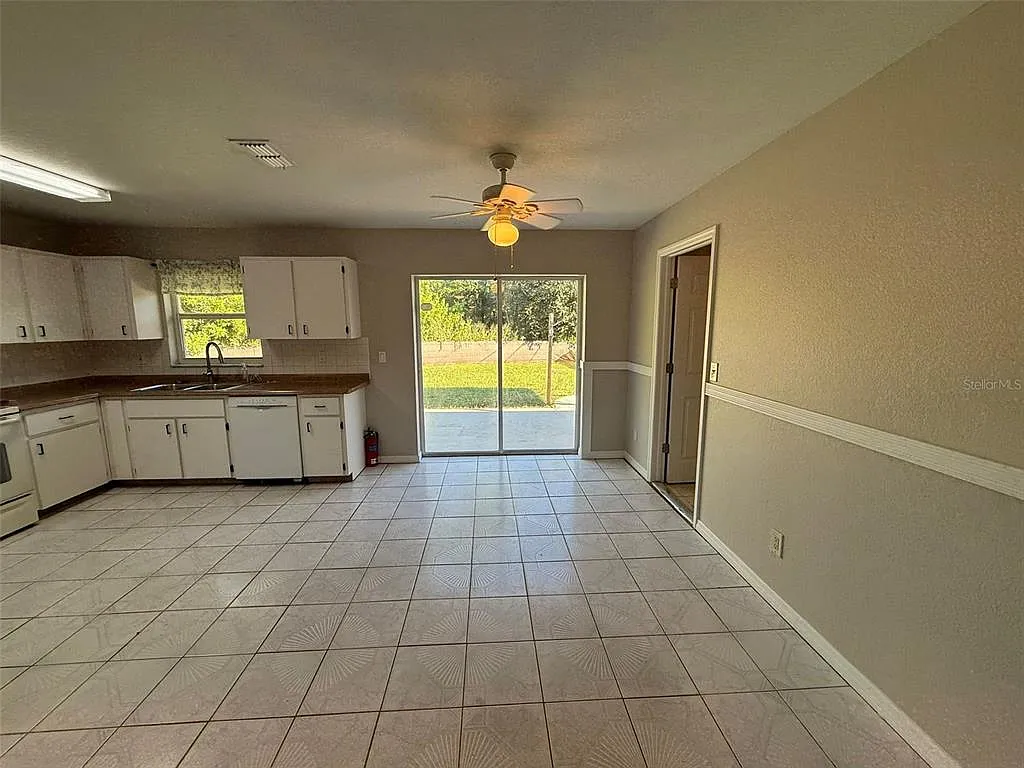 3 bed, 1.5 bath, 1050 sqft, $1,550 — Photo 3