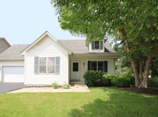 661 Prairie Ridge Dr, Woodstock, IL 60098