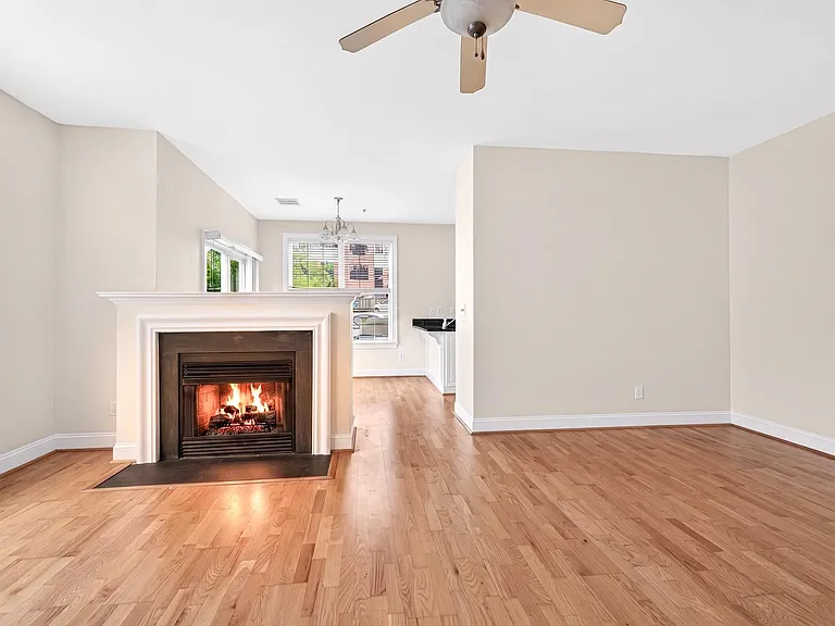 949 Glenwood Station Ln #101 — Photo 14