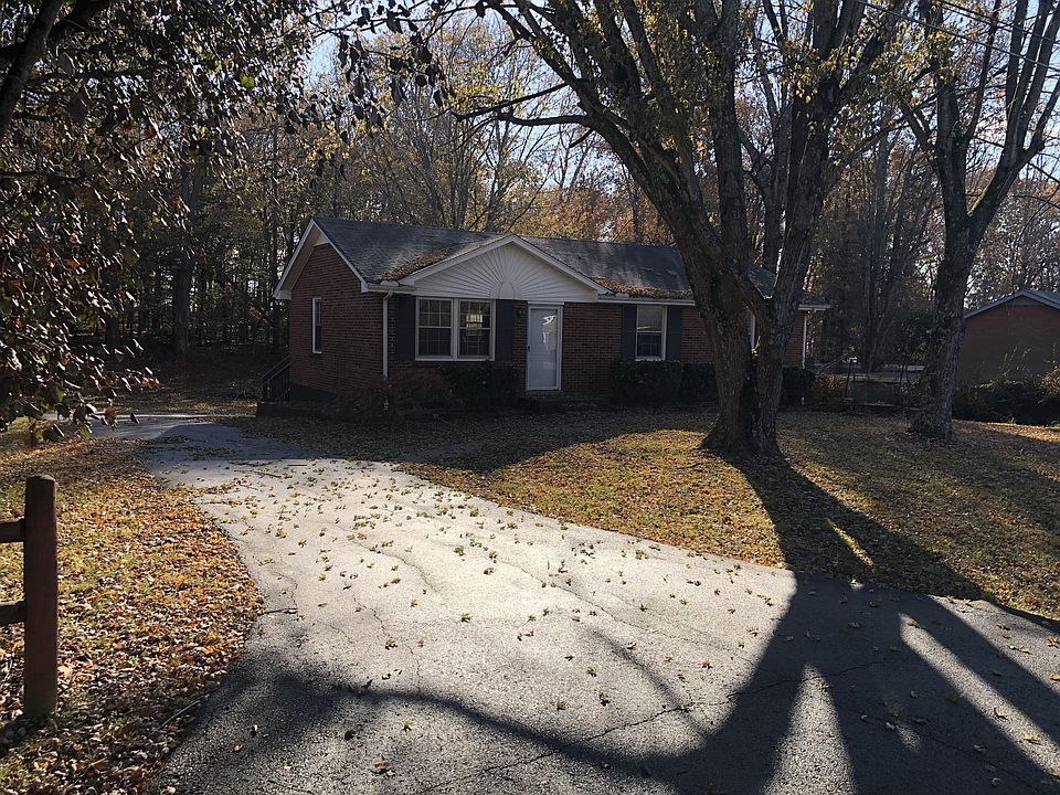 1st image of 405 Silver Dr