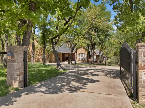 700 Cougar Rd, Lipan, TX 76462