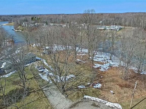 2nd image of 1586 Pierpont Dr