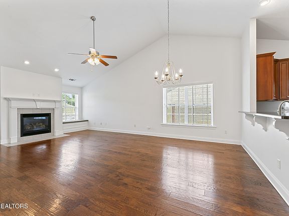 5th image of 1709 Bonnie Roach Ln