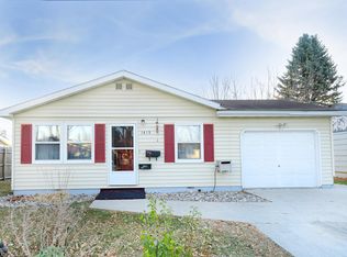 1415 S 19th St, Grand Forks, ND 58201