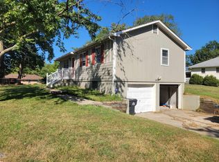 1401 SW Ward Ct, Blue Springs, MO 64014