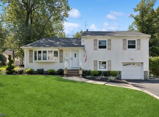 38 Laurel Pl, West Caldwell, NJ 07006