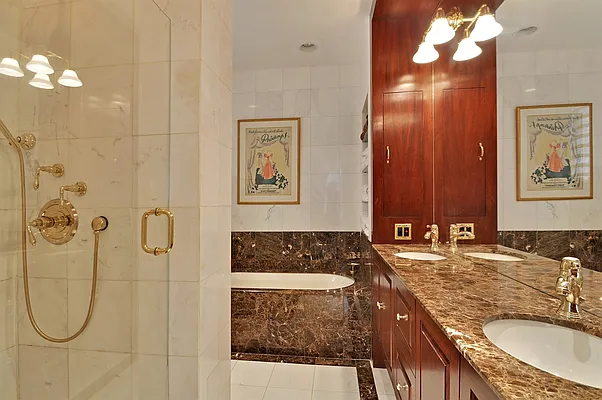 Sold by Corcoran | media 21