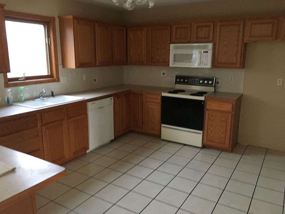 2nd image of 4814 N Hedgerow St