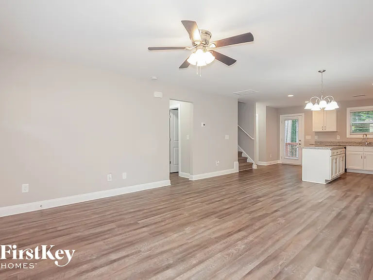 204 King David Ln — Photo 4
