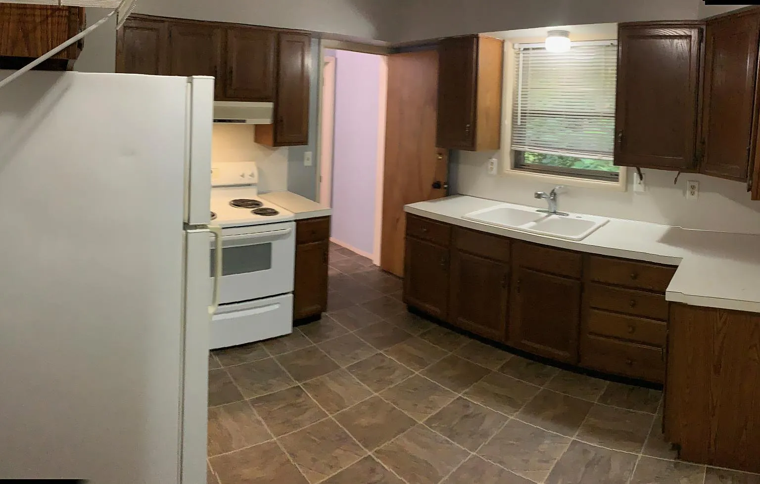 4 bed, 2300 sqft, $2,000 — Photo 2