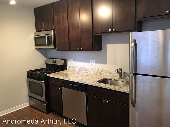 5th image of 2321 W Arthur Ave #2325