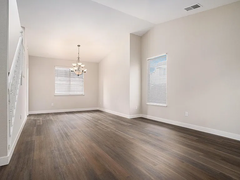 420 Beaulieu Ln — Photo 5