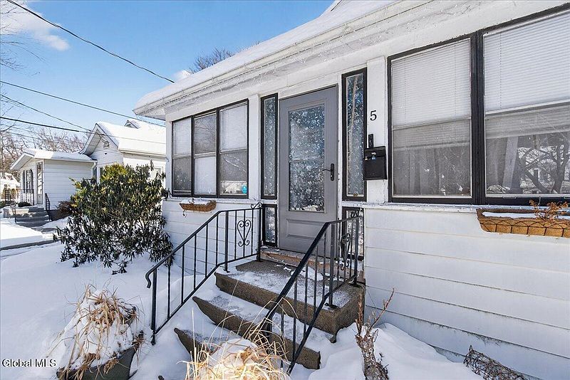 3rd image of 5 Bloomingdale Avenue