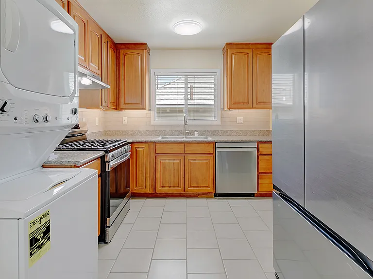 1615 Prince St #5 — Photo 7