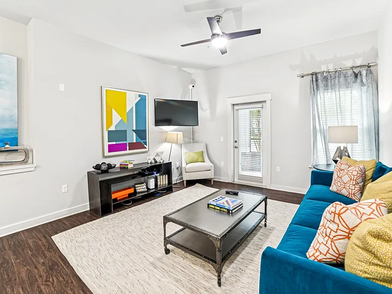 Proximity Residences Charleston — Photo 21