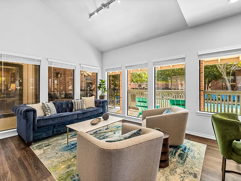 Oakhaven — Photo 15