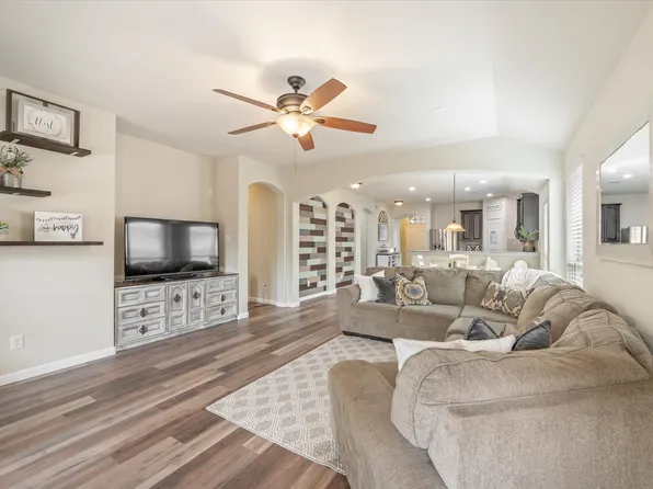 10525 Turning Leaf Trl, Fort Worth, TX 76131