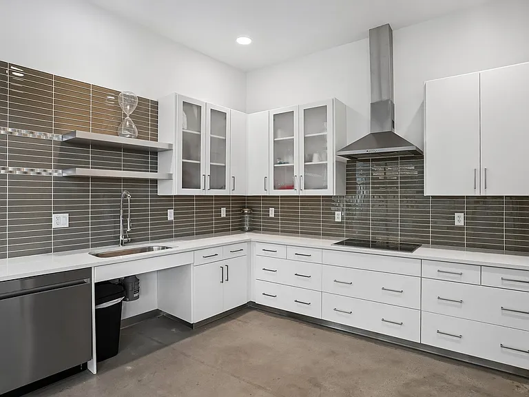 Rockpoint Apartments — Photo 30