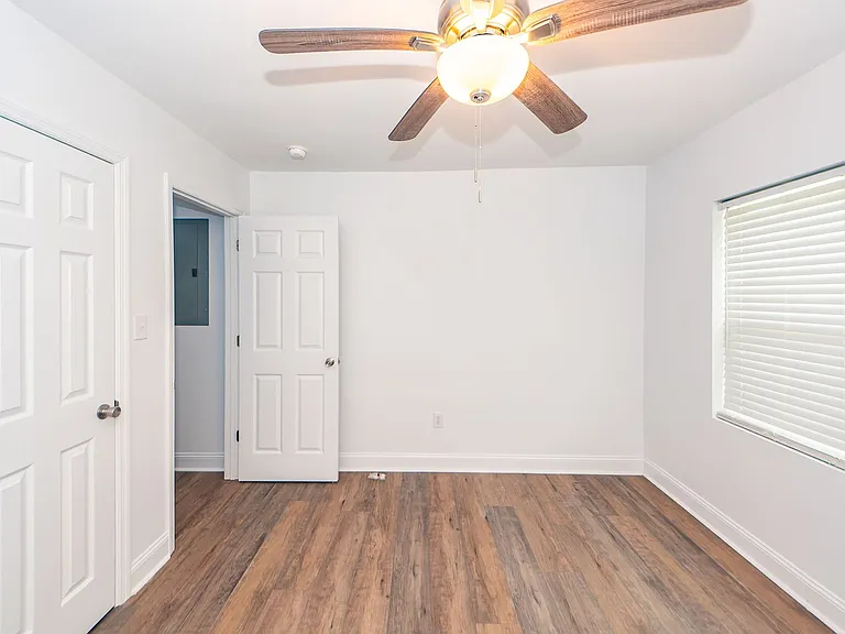 6933 Raymond Ave — Photo 22