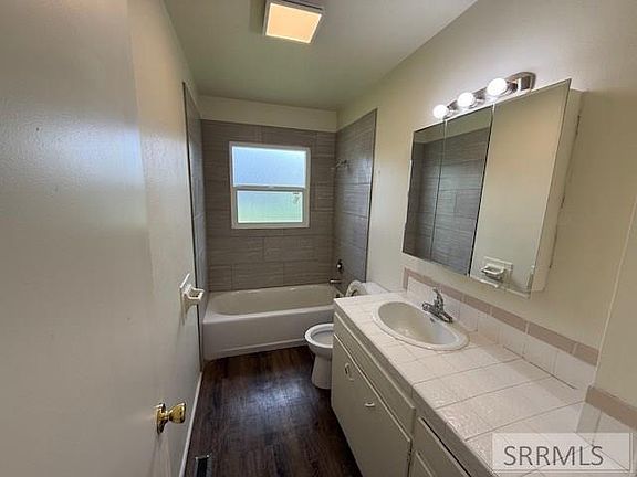 5th image of 1322 Willard Ave