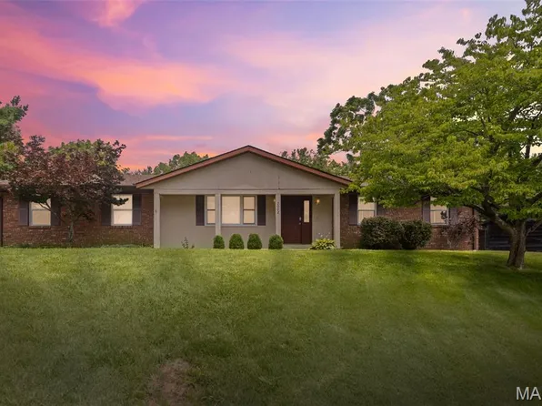 2002 Lemontree Ln, Collinsville, IL 62234