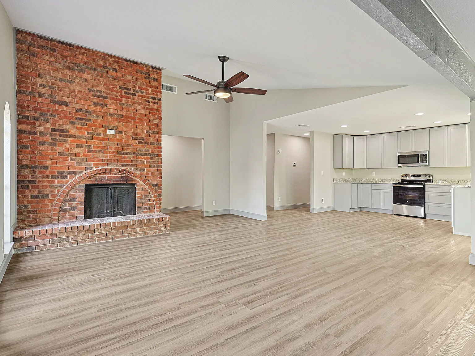 3 bed, 1514 sqft, $2,800 — Photo 4