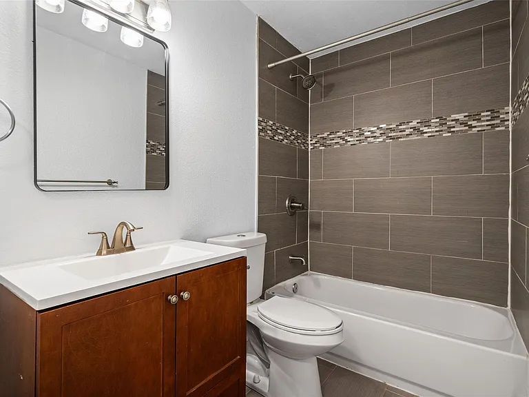 1504 Bridgeway Dr #B — Photo 15