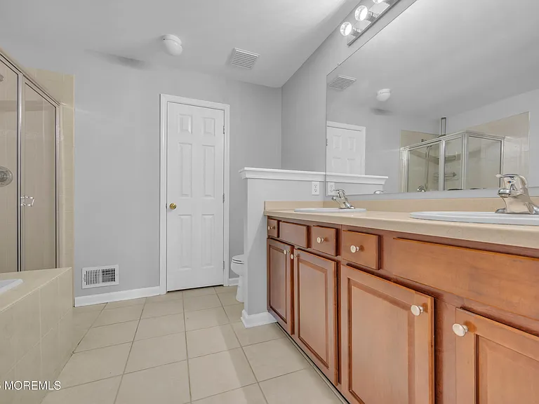 10 Deepwater Cir — Photo 17