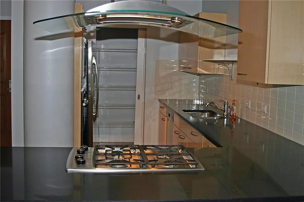 1 bed, 1.0 bath, 964 sqft, $2,100 — Photo 4