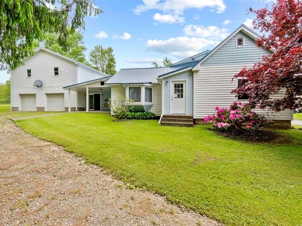 726 East St, Corry, PA 16407