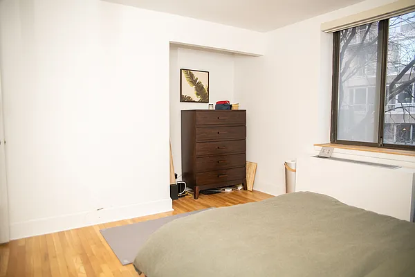 Rented by New York City Moves Team LLC | media 13