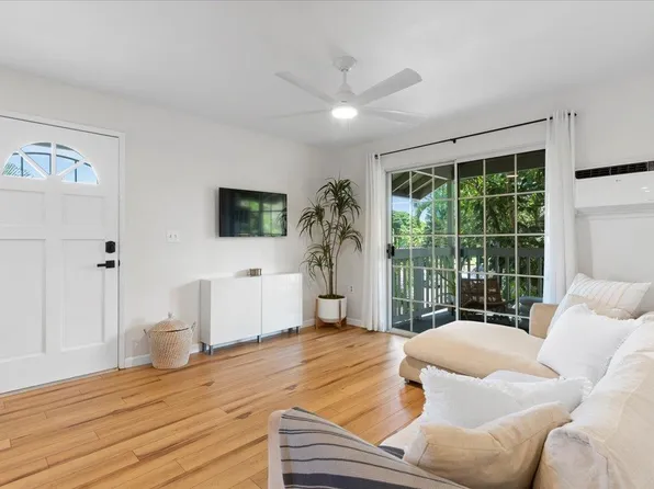 160 Keonekai Rd APT 18-204, Kihei, HI 96753