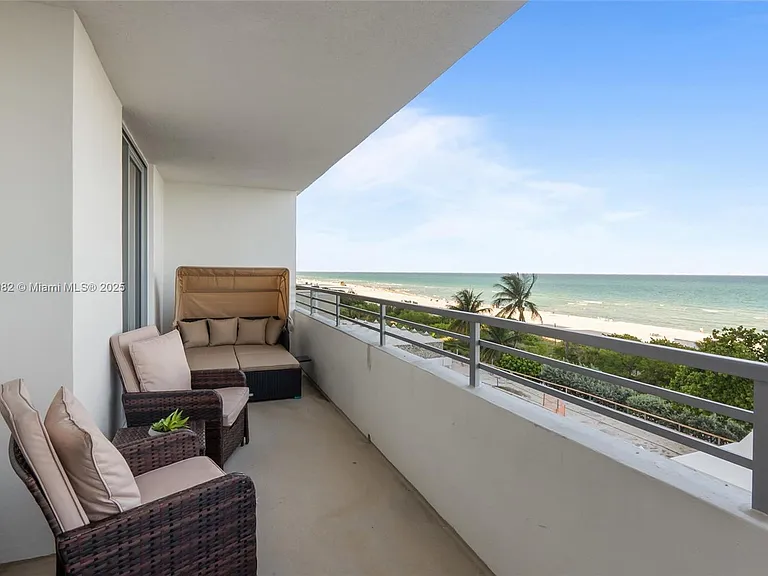 5555 Collins Ave #6L — Photo 32