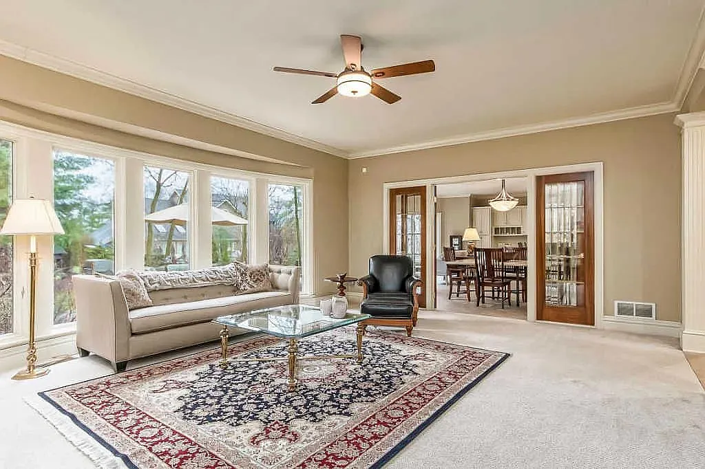 4 bed, 4.5 bath, 5400 sqft, $4,800 — Photo 4