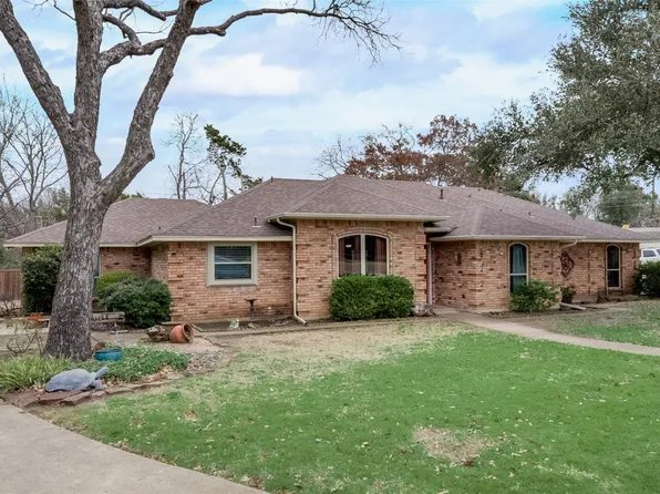 822 Penn Pl, Cedar Hill, TX 75104