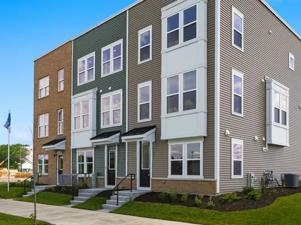 1711 Pratt Ct #24166, Hoffman Estates, IL 60192