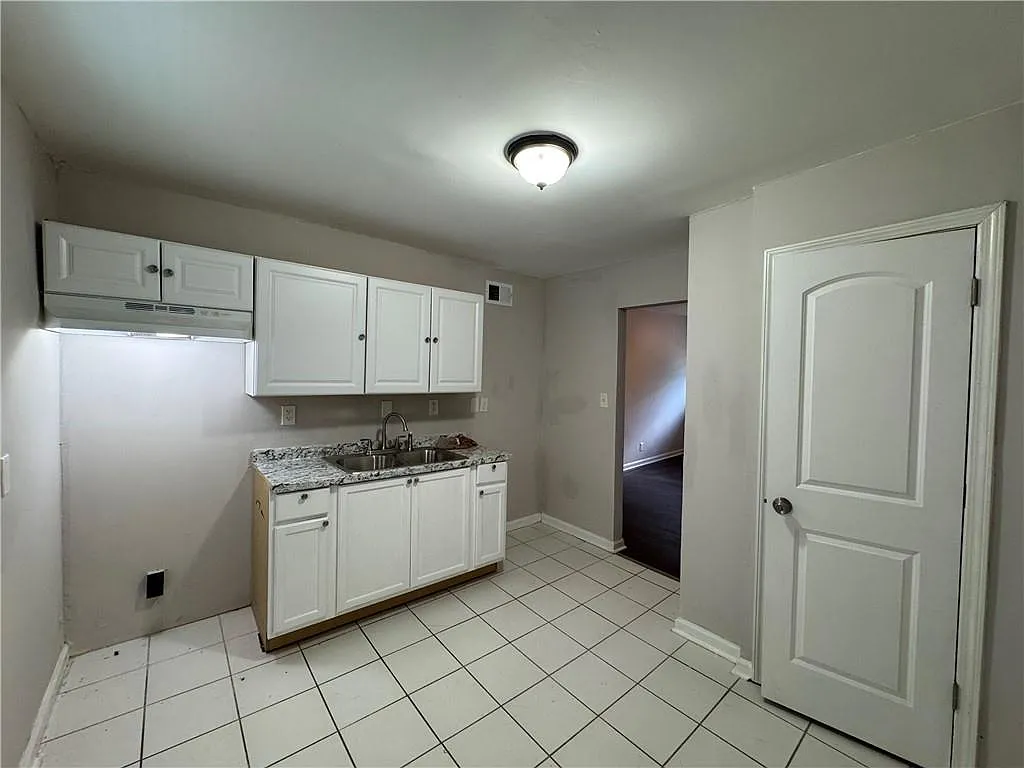 2 bed, 1.0 bath, 800 sqft, $1,490 — Photo 2