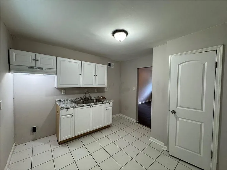 2430 Perry Blvd NW — Photo 2