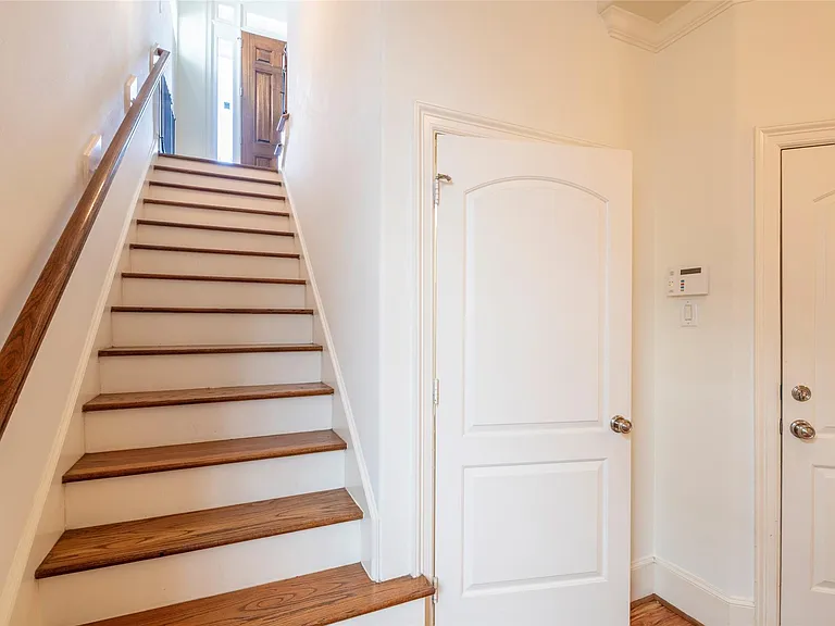 4233 Childress St — Photo 24