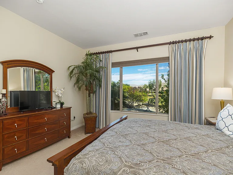 81126 Avenida Lorena — Photo 19