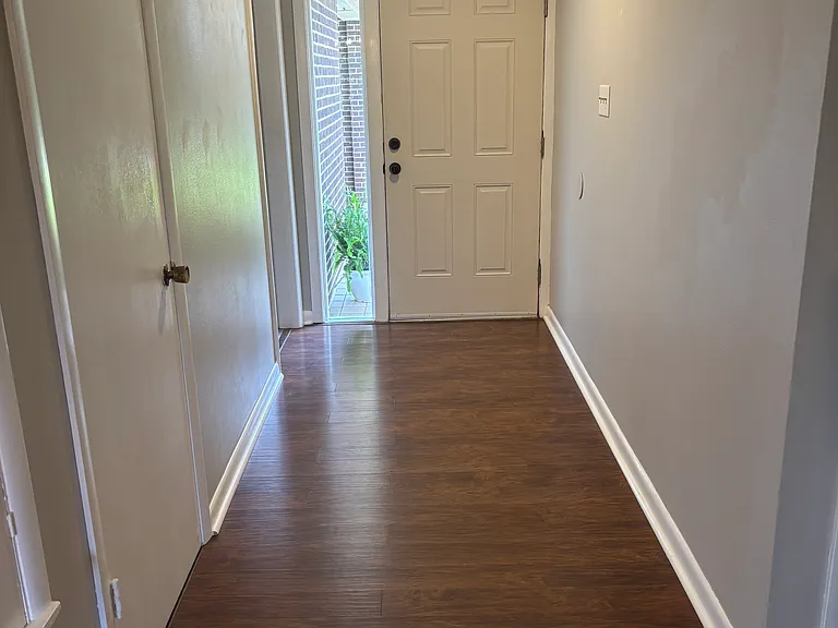 2037 Shadywood Ln — Photo 5