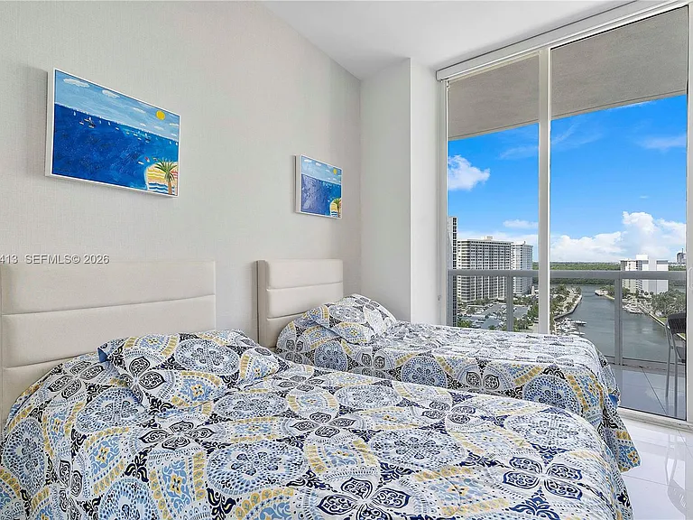 15811 Collins Ave #1205-fl 331 — Photo 31